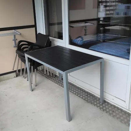 In Mit Grossem Balkon By Interhome شقة
